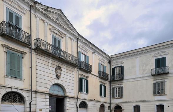 Il Palazzotto Hotel อิแซร์เนีย ภายนอก รูปภาพ
